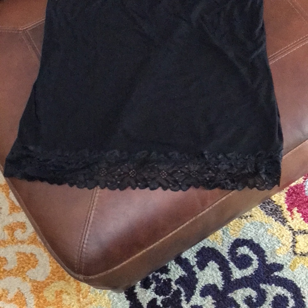 Bundle of Lace-Trimmed Cami Tank Top -Cream, Black, Sage green - Picture 6 of 6